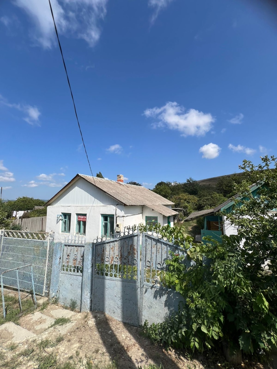Продам земельный участок в центре Бужора
Участок ровный и правильной формы 
Фасад 26 метров, глубина 39 метров
На участке стоит старой постройки дом
Торгуемся

