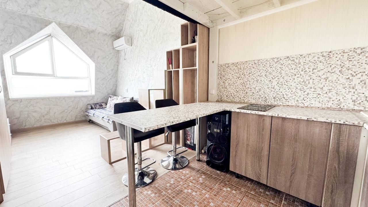 Продам квартиру общей площадью 31м2, статус квартира (прописка)
В квартире сделаны теплые полы, новая сантехника. Новому собственнику остается все, кроме телевизора.

- Возможна продажа под ипотеку
-сертификат

Вся сумма в договоре кули-продаже. 
Все документы готовы к сделке. Полное юридическое соп