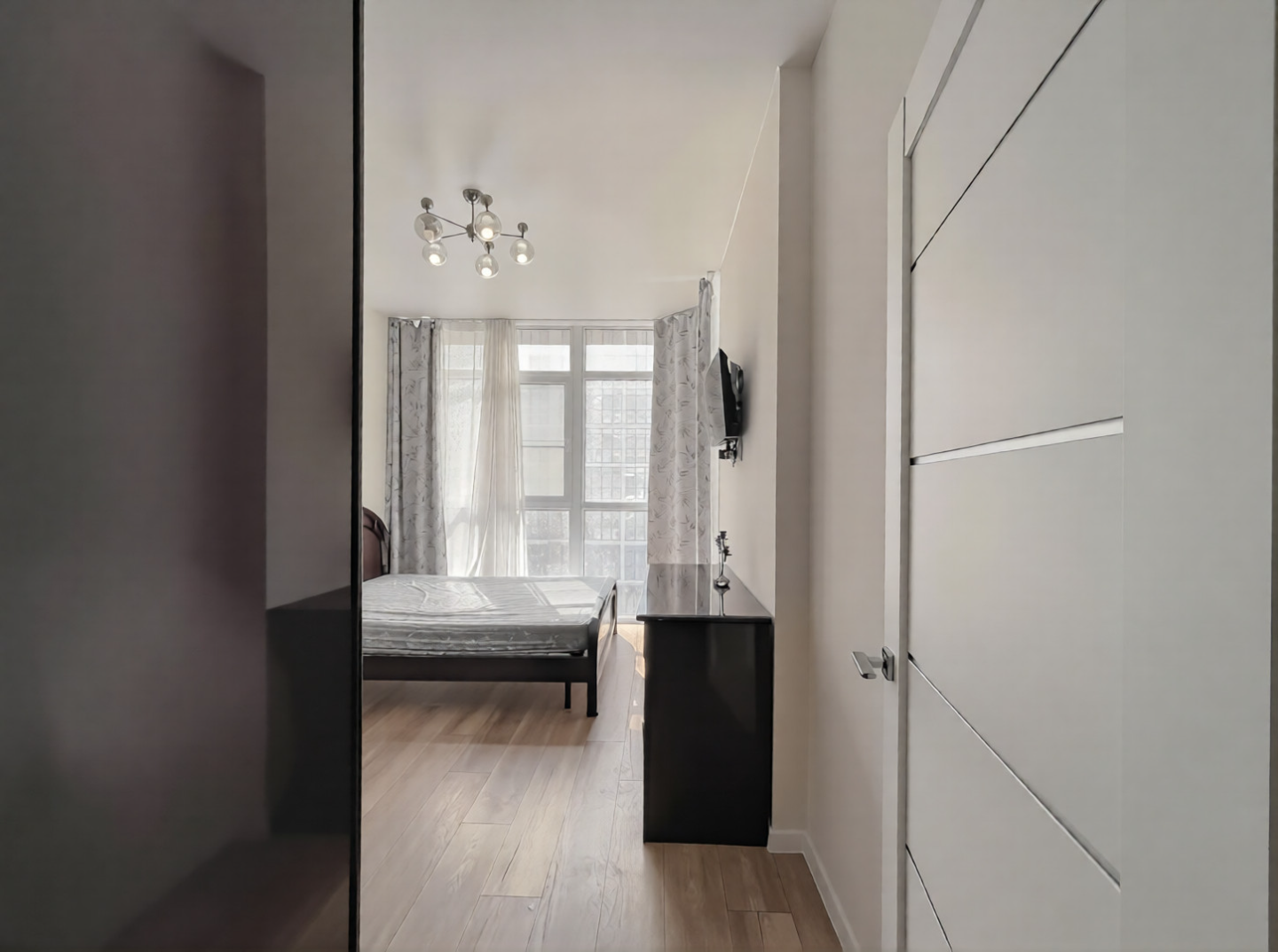 Продам уютную однокомнатную квартиру в спальном районе Анапы
ЖК Черное море один из привлекательных комплексов Анапы своей архитектурой
Дворы огороженные на территории домов детский сад
Парковки подземные или наземные
Коммерческие помещения на первых этажах располагают огромное количество магазинов 