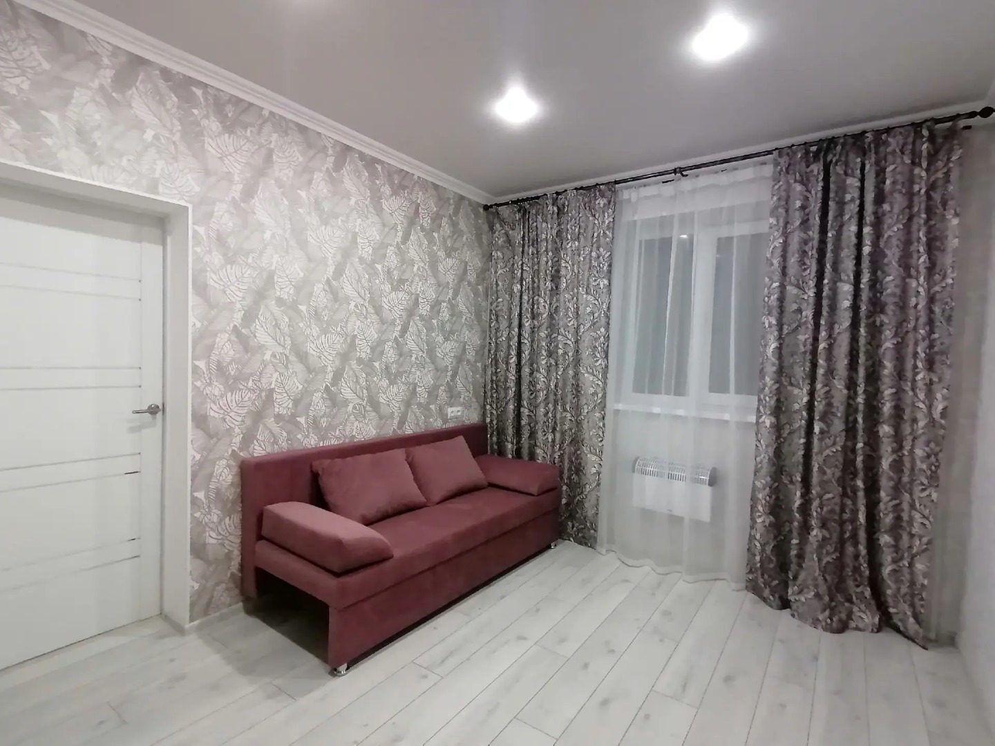    Ваше личное место силы: Светлая квартира в объятиях можжевеловых лесов!
   Вы когда-нибудь просыпались от того, что в окно заглядывает солнце, а воздух настолько чистый, что его хочется пить? Добро пожаловать в Долину Сукко — место, где встречаются горы, море и целебный аромат реликтового можжеве